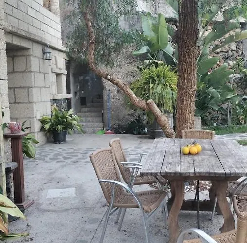 Con Piscina En Arafo بيت للعطل