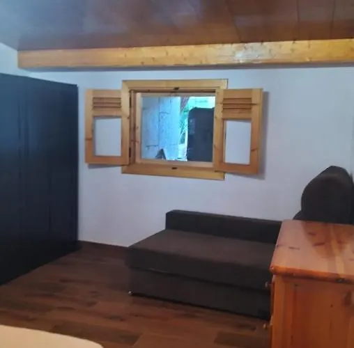 Con Piscina En Arafo * سانتا كروز دي تينيريف